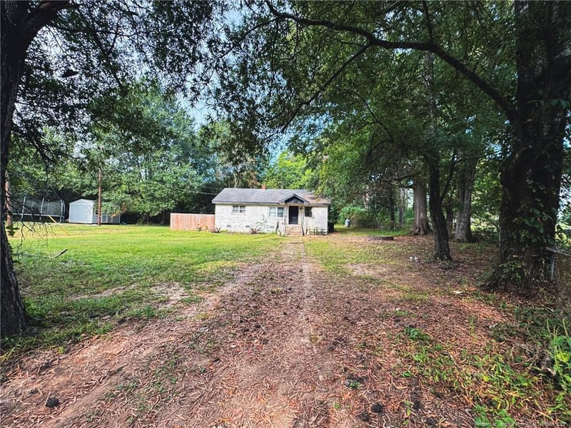 466 Forest Oaks Dr, Sanford, NC 27330