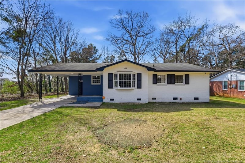 466 Lansdowne Rd, Fayetteville, NC 28314