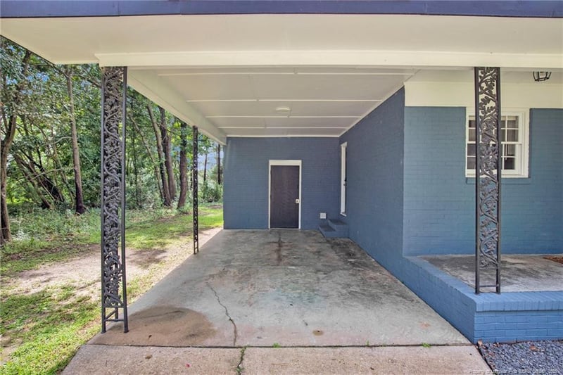 466 Lansdowne Rd, Fayetteville, NC 28314