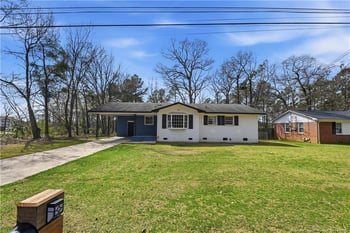 466 Lansdowne Rd, Fayetteville, NC 28314