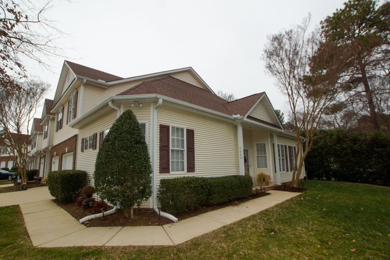 4660 Pooh Corner Dr, Raleigh, NC 27616