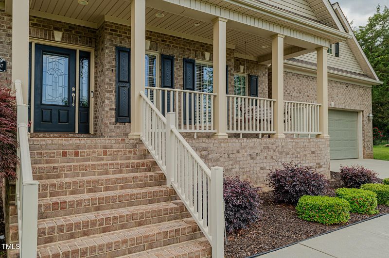 4667 Freedom Dr, Burlington, NC 27215