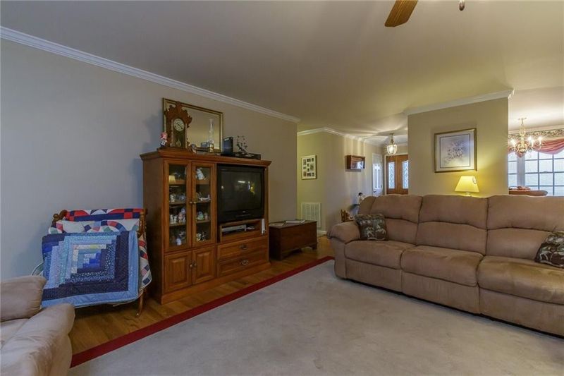 467 Mccray Rd, Burlington, NC 27217