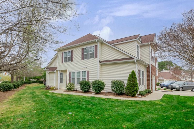 4678 Pooh Corner Dr, Raleigh, NC 27616