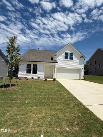 468 Winding Creek Dr, Lillington, NC 27546