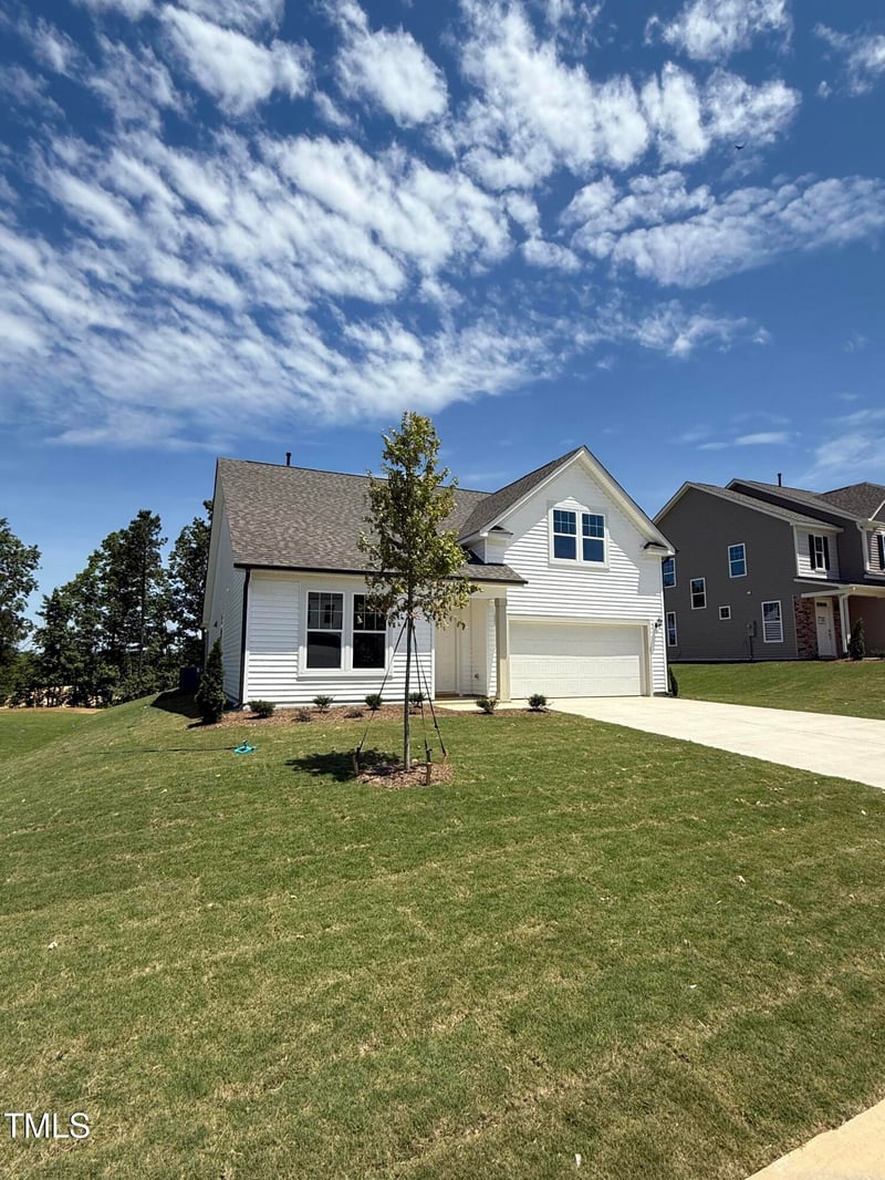 468 Winding Creek Dr, Lillington, NC 27546
