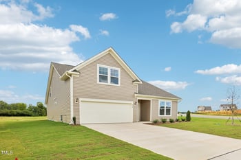 468 Winding Creek Dr, Lillington, NC 27546