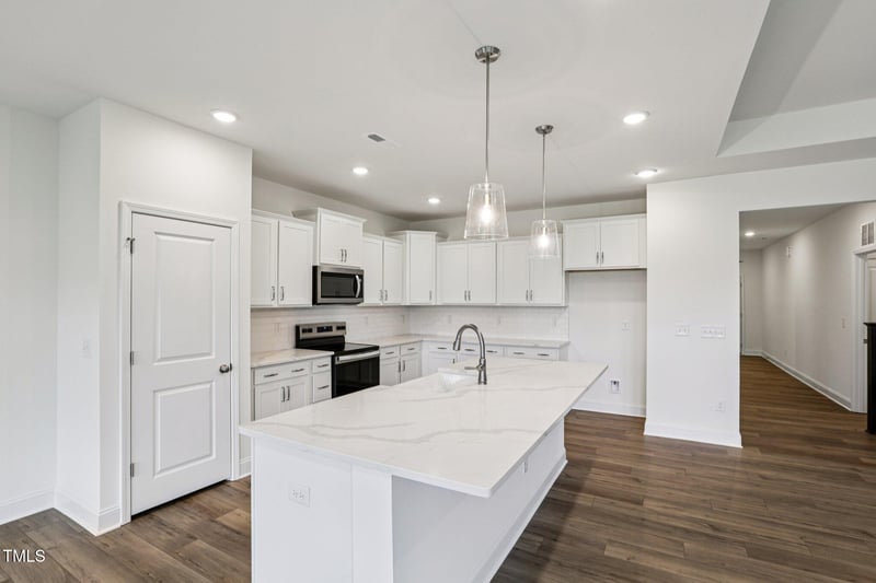 468 Winding Creek Dr, Lillington, NC 27546