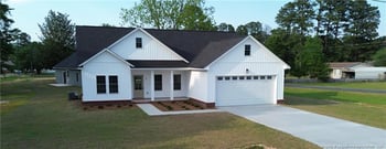 469 Poplar St, Bladenboro, NC 28320