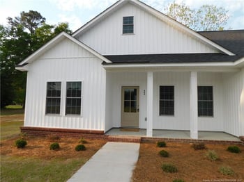 469 Poplar St, Bladenboro, NC 28320