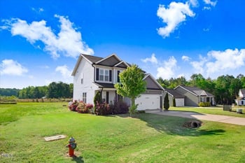 47 Peduncle St, Selma, NC 27576