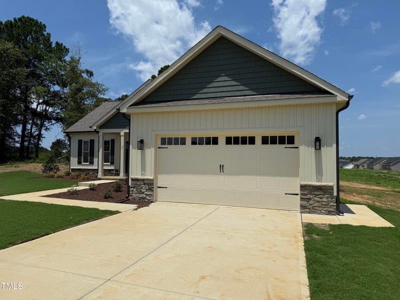 47 Royal Ave, Selma, NC 27576