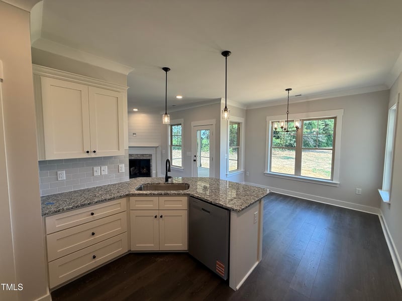 47 Royal Ave, Selma, NC 27576