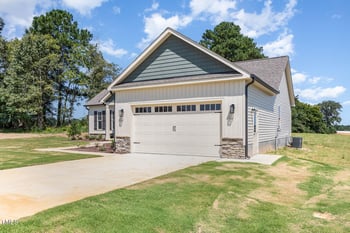 47 Royal Ave, Selma, NC 27576