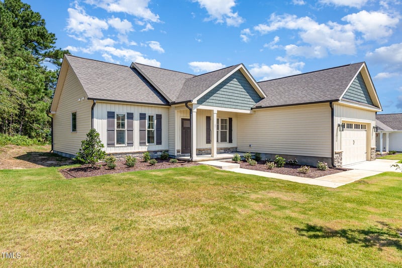 47 Royal Ave, Selma, NC 27576