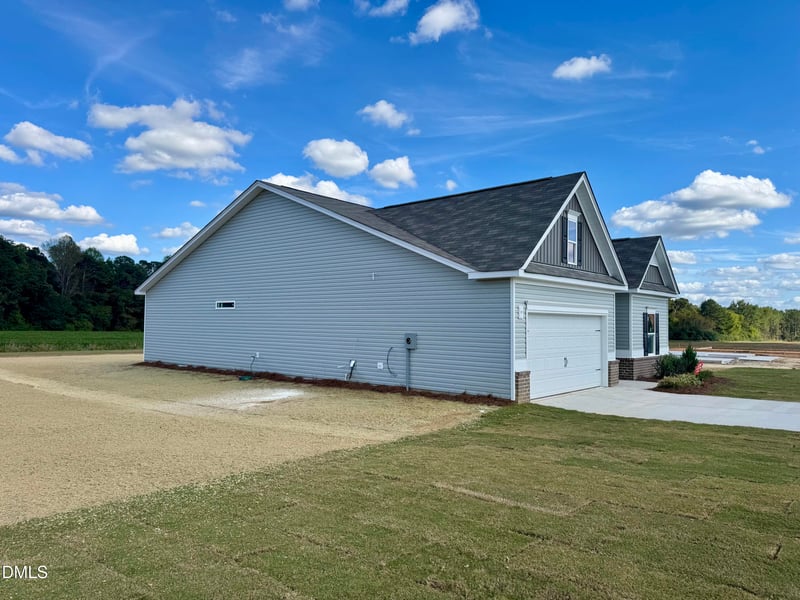 47 Smith Farms Dr, Lillington, NC 27546