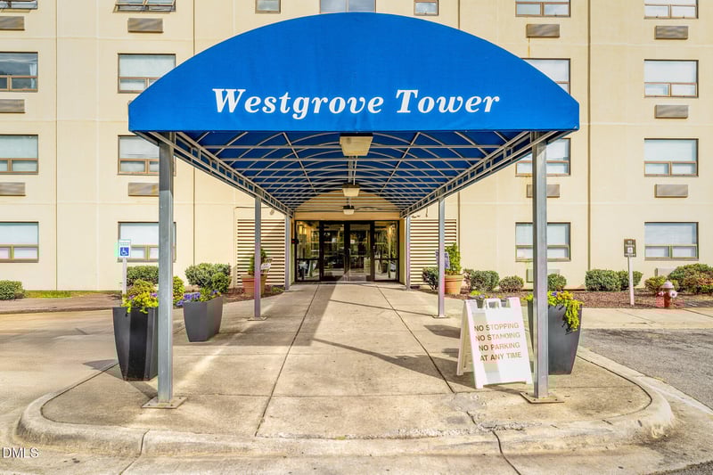 4700 Westgrove St #216, Raleigh, NC 27606