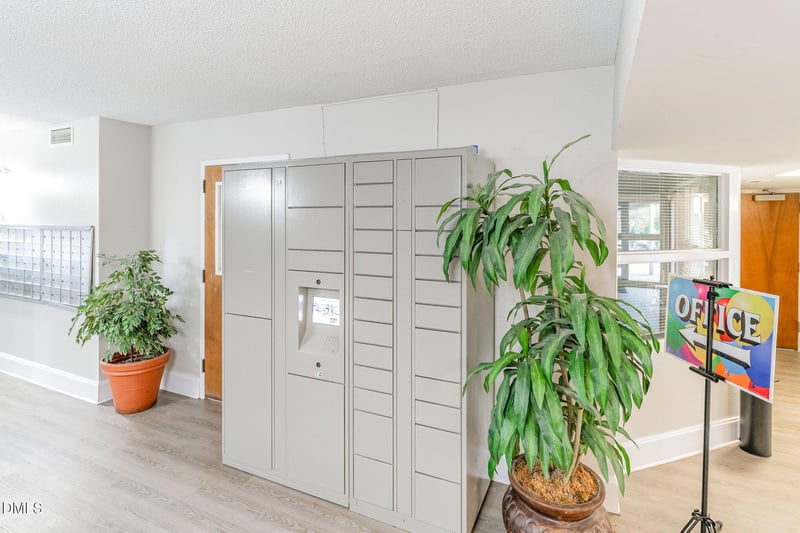 4700 Westgrove St #216, Raleigh, NC 27606