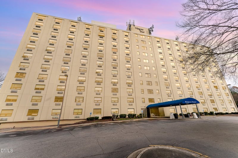 4700 Westgrove St #216, Raleigh, NC 27606