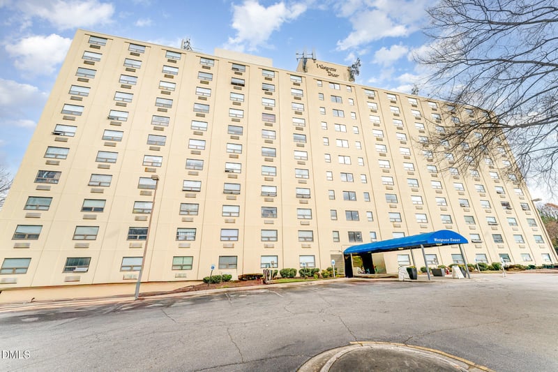 4700 Westgrove St #216, Raleigh, NC 27606