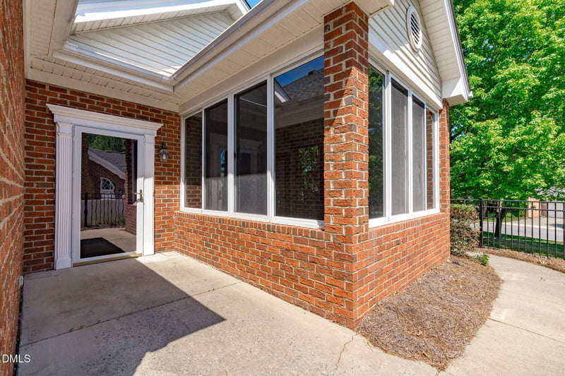 4701 Freys Hill Ct, Raleigh, NC 27612