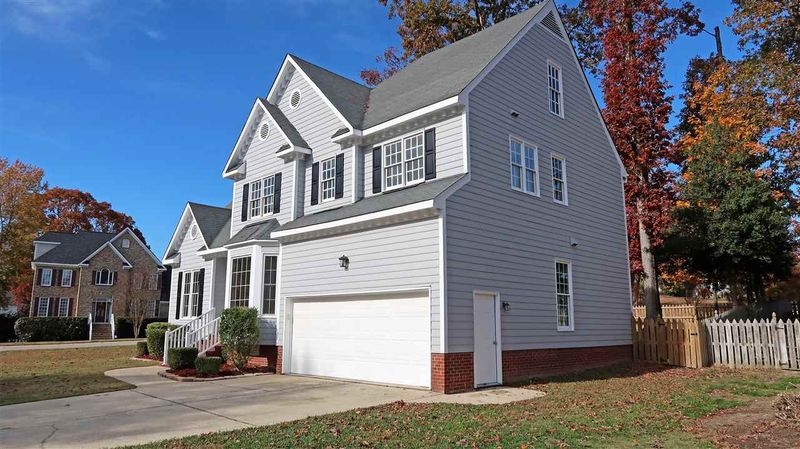 4701 Grand Cypress Ct, Raleigh, NC 27604