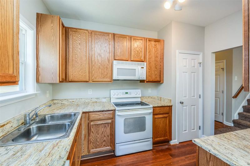 4701 Landover Dale Dr, Raleigh, NC 27616
