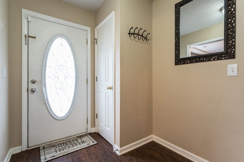 4701 Tanglewood Oaks St, Raleigh, NC 27610