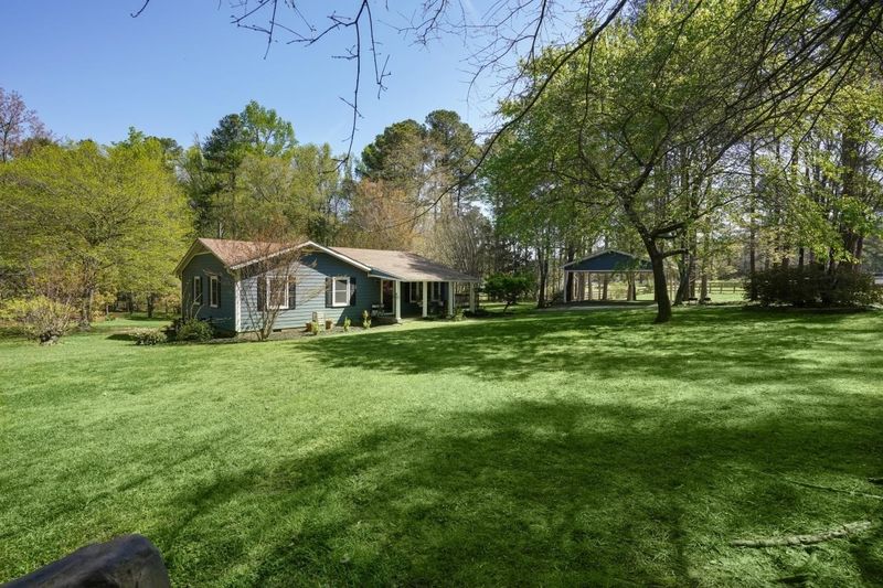 4702 Fairfield Rd, New Hill, NC 27562