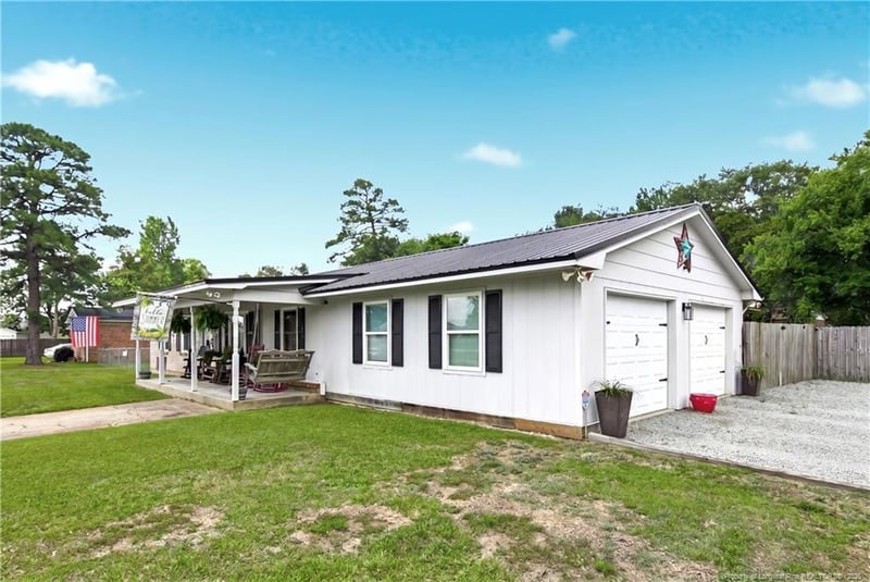 4702 Quaker Ct, Hope Mills, NC 28348