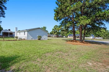 4703 Quaker Ct, Hope Mills, NC 28348