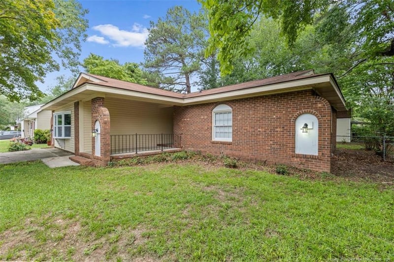 4704 Bent Pine Dr, Fayetteville, NC 28304