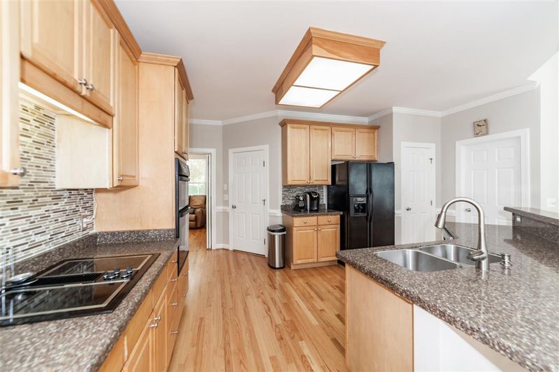 4704 Linksland Dr, Holly Springs, NC 27540