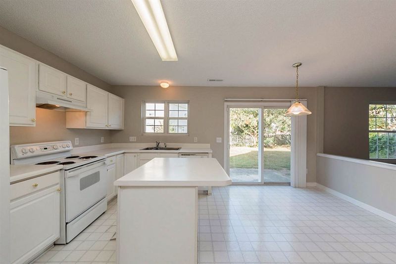 4705 Cardinal Grove Blvd, Raleigh, NC 27616