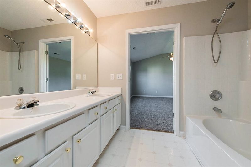 4705 Cardinal Grove Blvd, Raleigh, NC 27616