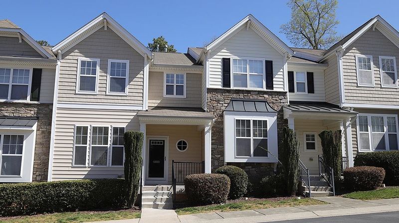 4705 Kings Garden Rd, Raleigh, NC 27612