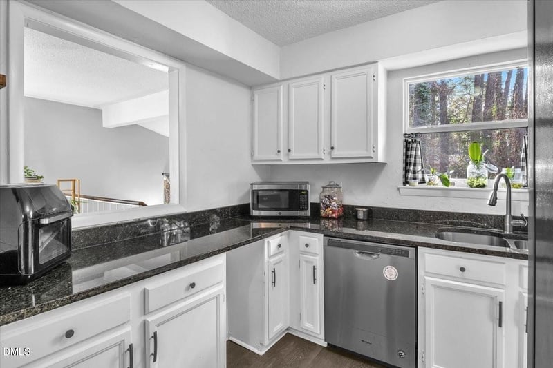 4705 Walden Pond Dr #B, Raleigh, NC 27604