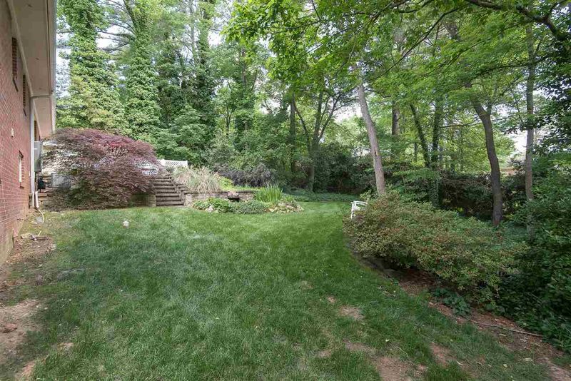 4708 Glen Forest Dr, Raleigh, NC 27612