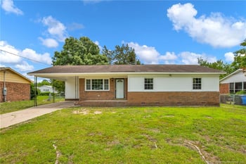 4709 Alamance Rd, Fayetteville, NC 28304