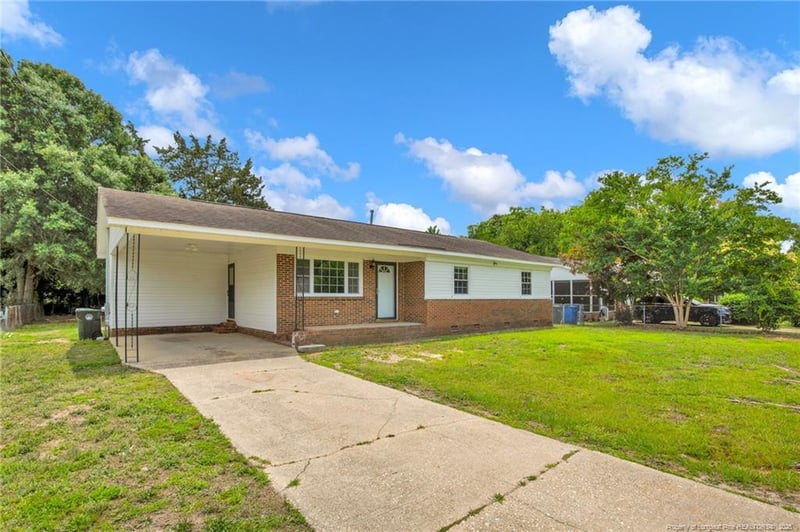 4709 Alamance Rd, Fayetteville, NC 28304