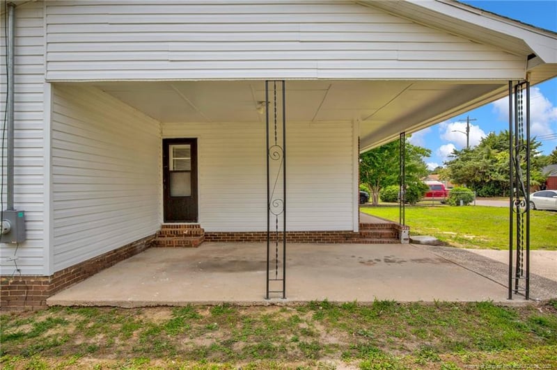 4709 Alamance Rd, Fayetteville, NC 28304