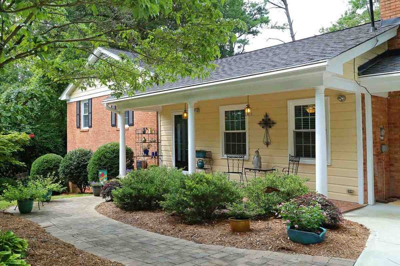 4709 Deerwood Dr, Raleigh, NC 27612