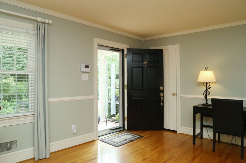 4709 Deerwood Dr, Raleigh, NC 27612