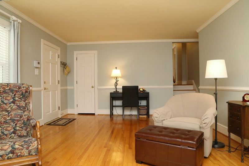 4709 Deerwood Dr, Raleigh, NC 27612