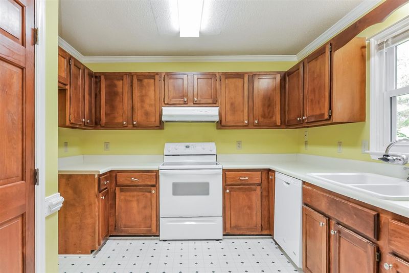 4709 Plum Blossum Dr, Knightdale, NC 27545