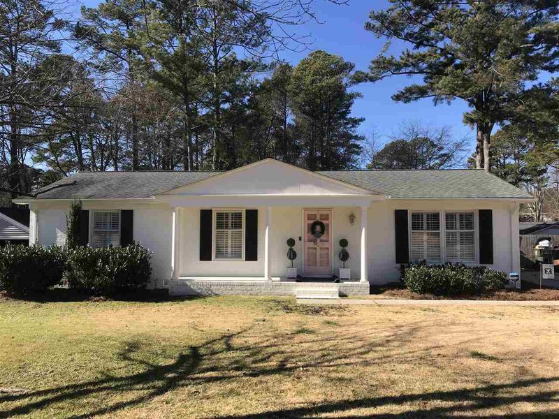 4709 Sweetbriar Dr, Raleigh, NC 27609