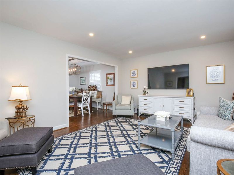 4709 Sweetbriar Dr, Raleigh, NC 27609