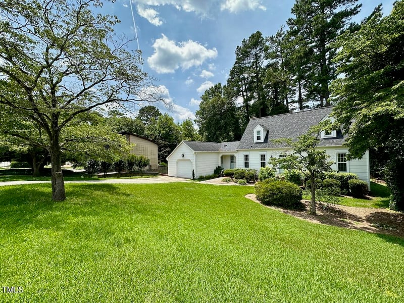 4709 Yadkin Dr, Raleigh, NC 27609