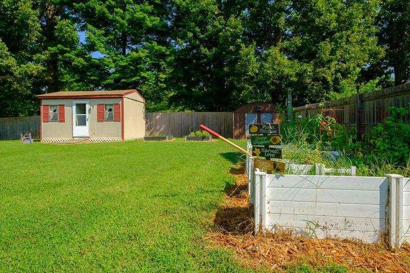 471 E Mcpherson Dr, Mebane, NC 27302