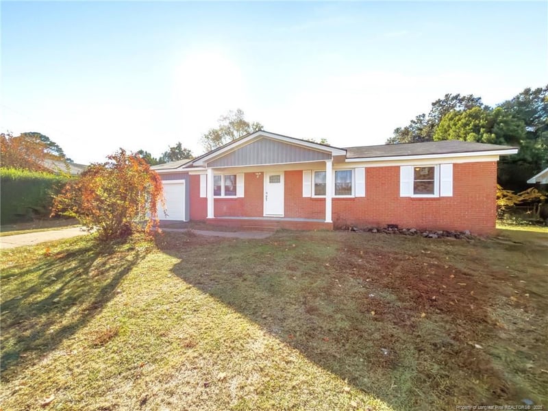 4711 Watauga Rd, Fayetteville, NC 28304